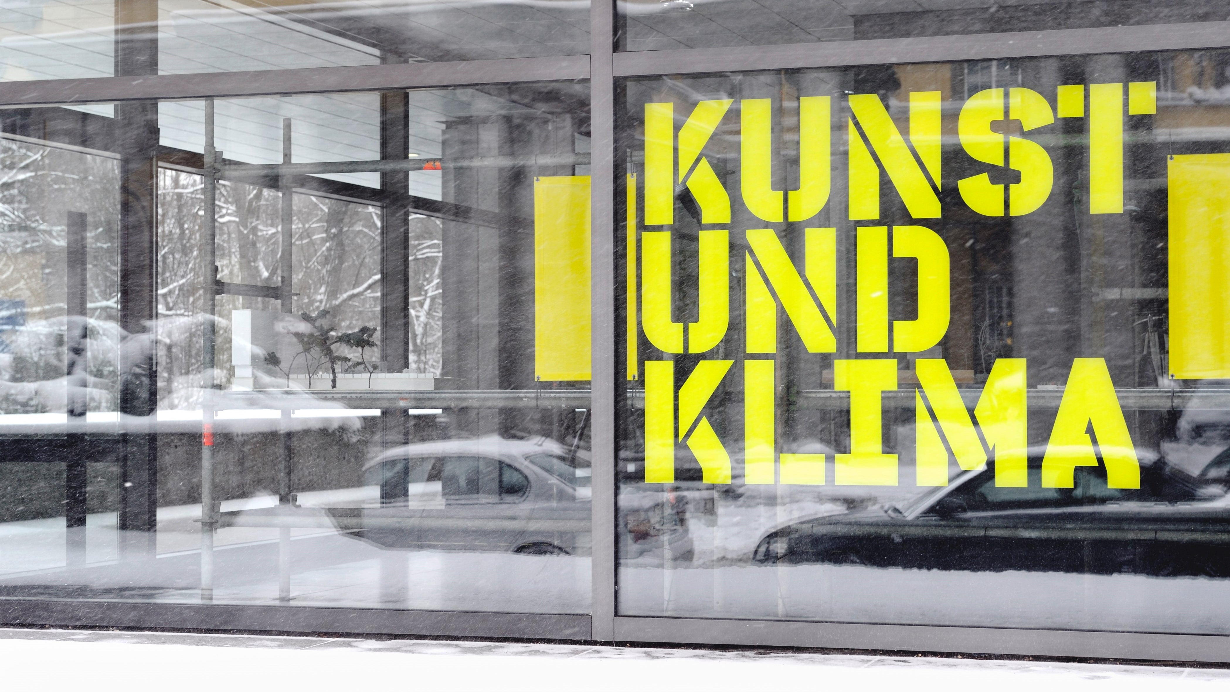 Ausstellunsansicht Kunst und Klima im Ostgebäude von Munich Re, 2010