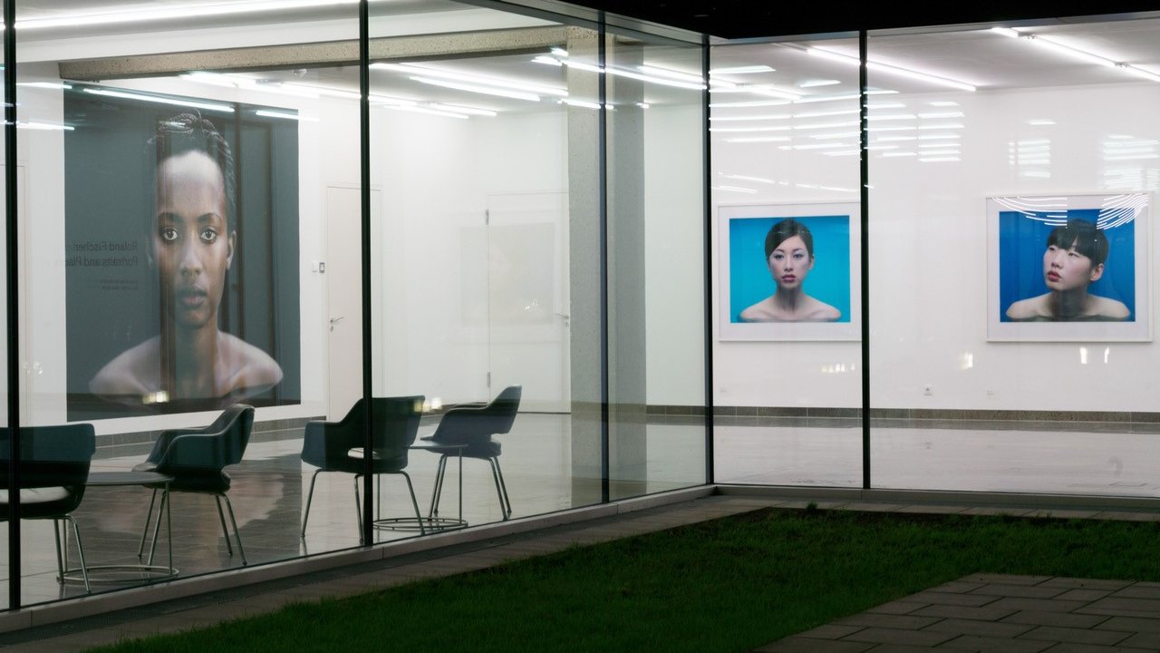 Blick in die Ausstellung  Roland Fischer | Portraits and Places