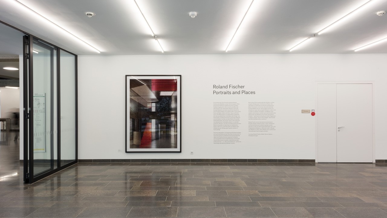Blick in die Ausstellung "Roland Fischer | Portraits and Places", 2018-2019