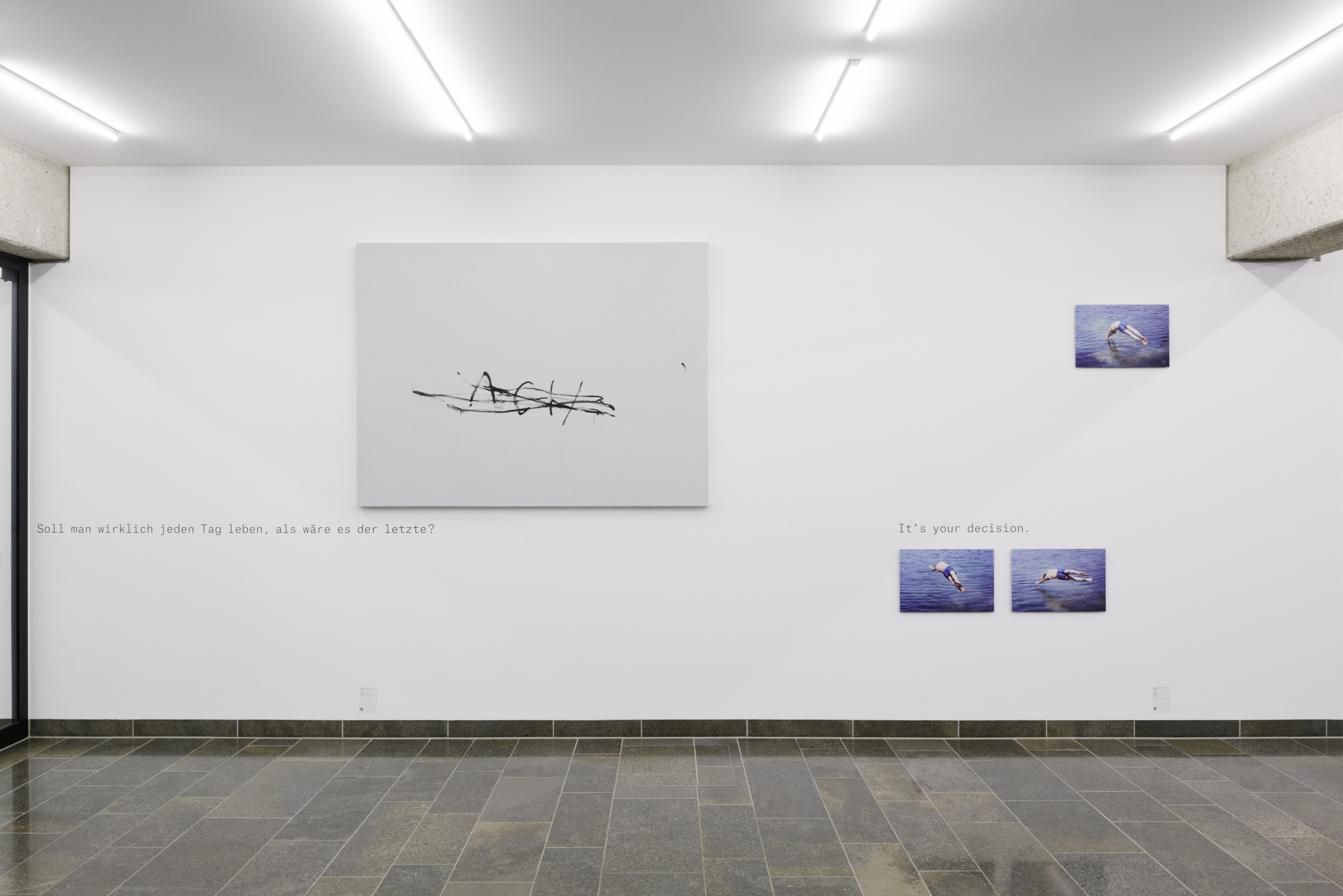 Blick in die Ausstellung Q&A, 2016-2017 - Stefan Sandner, Tamara Grcic