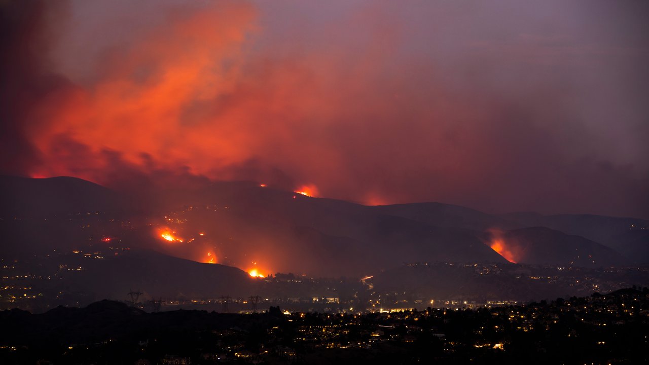 Wildfire tears through the Hills in California