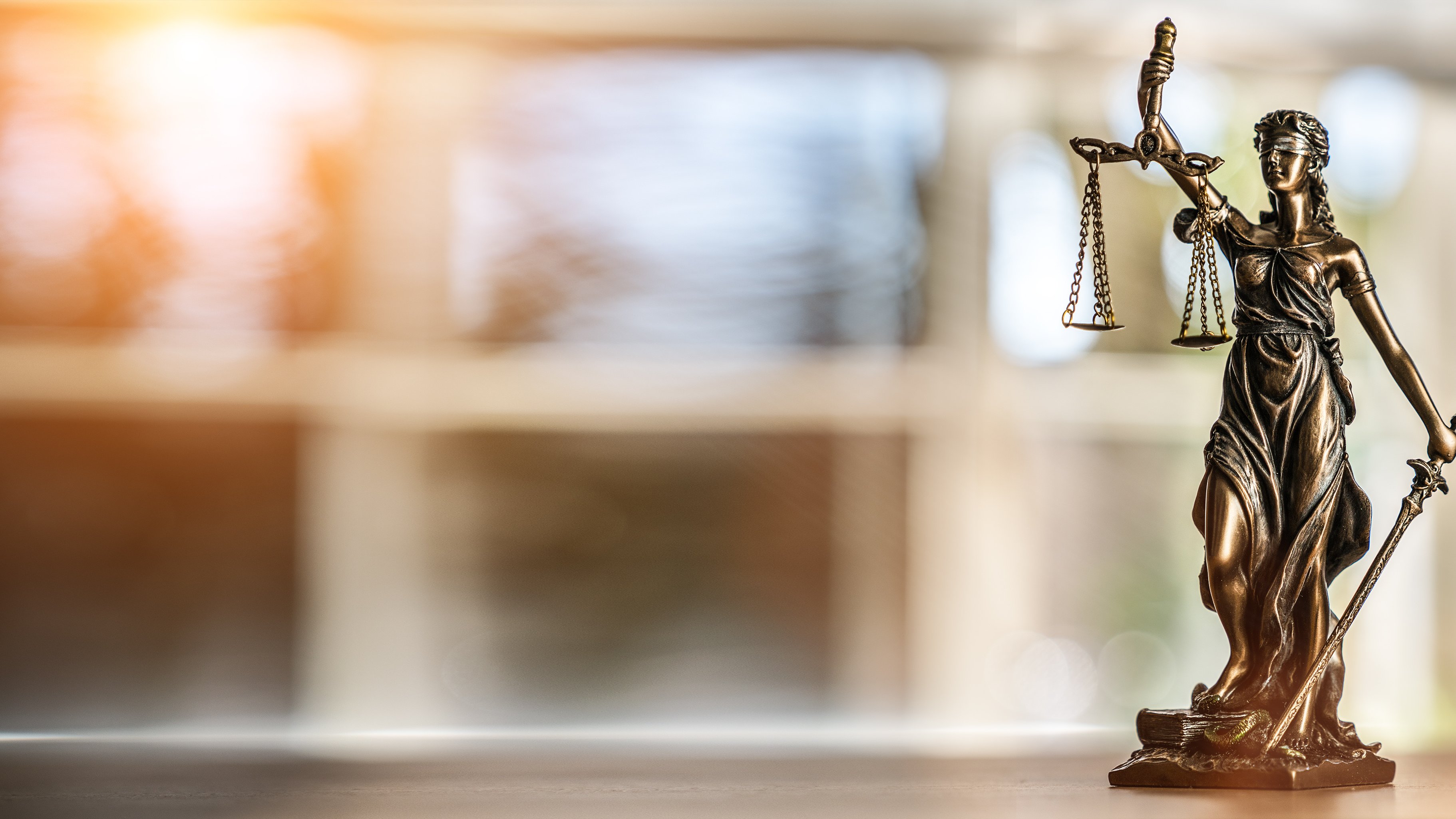 Question de litiges The Statue of Justice - lady justice or Iustitia / Justitia the Roman goddess of Justice