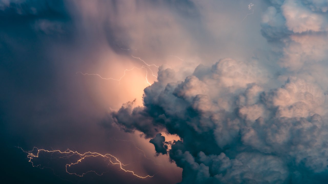 Lightning in supercell 