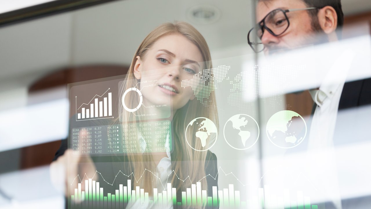 Automated machine learning approach for risk pricing