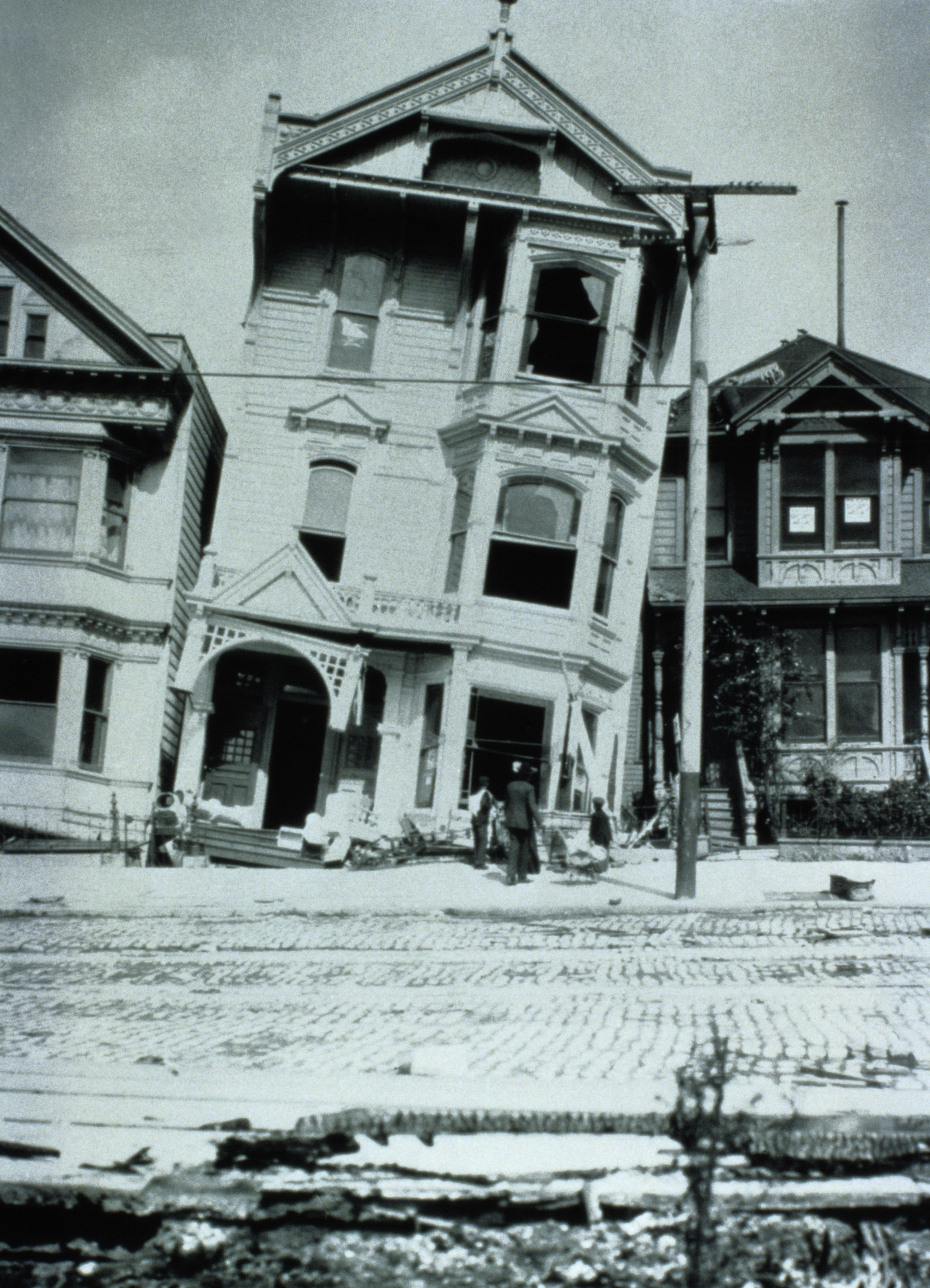 Beschädigtes Haus im Mission District nach dem San Francisco Erdbeben von 1906