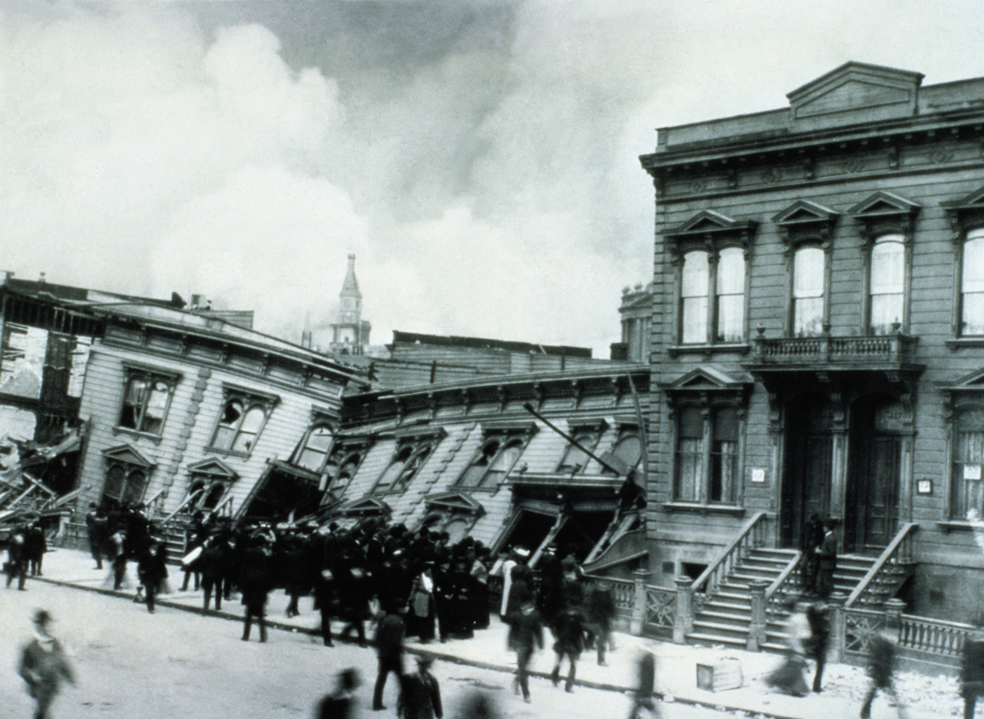 Eingestürzte Gebäude in der Golden Gate Avenue nach dem San Francisco Erdbeben von 1906 