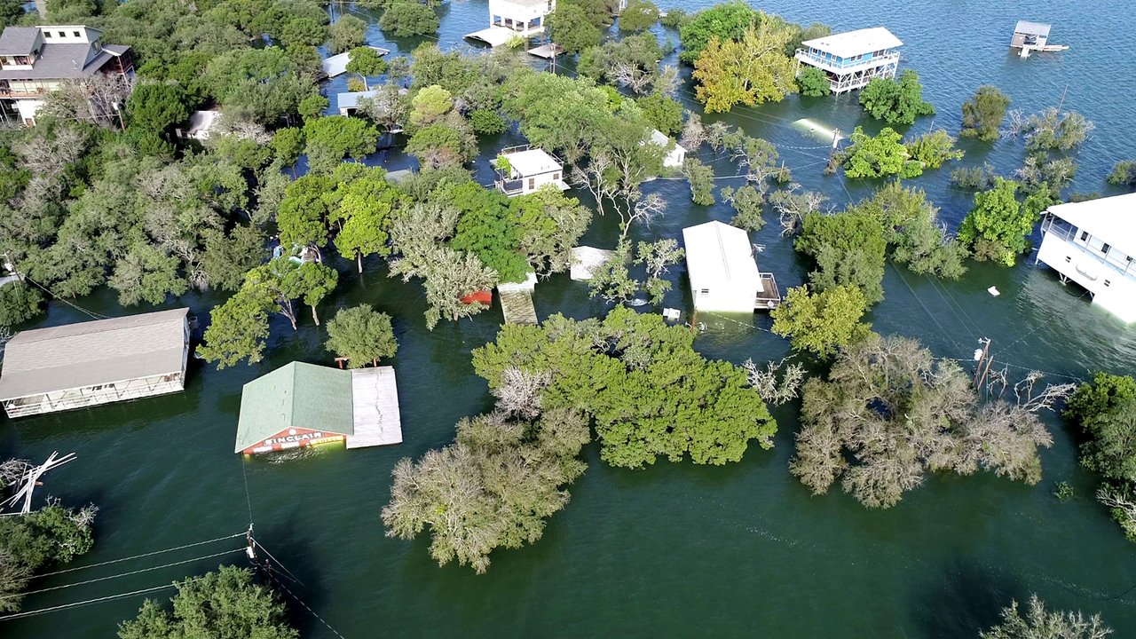 Risks from floods, storm surges and flash floods