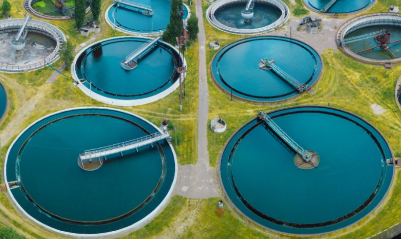 Infographic about dangerous PFAS Perfluoroalkyl and Polyfluoroalkyl Substances used due to their enhanced water-resistant properties