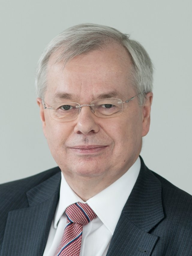 Dr. Torsten Jeworrek 