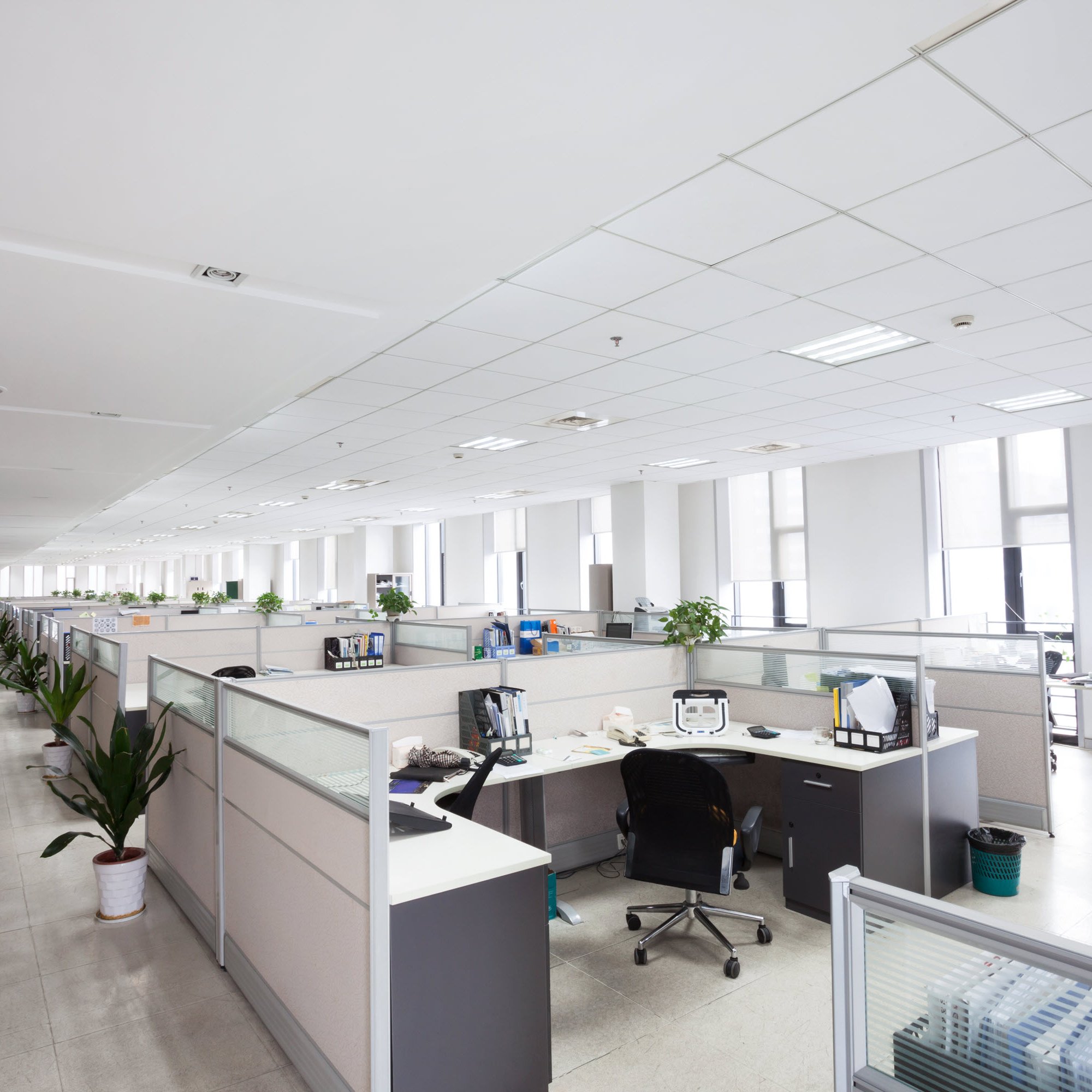 Press release Numerous desks in an empty office