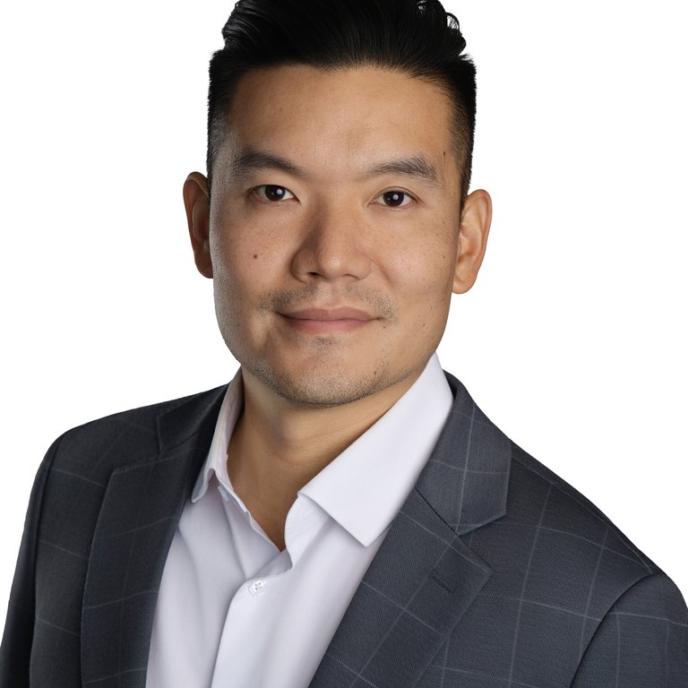 Headshot of Sean Kim