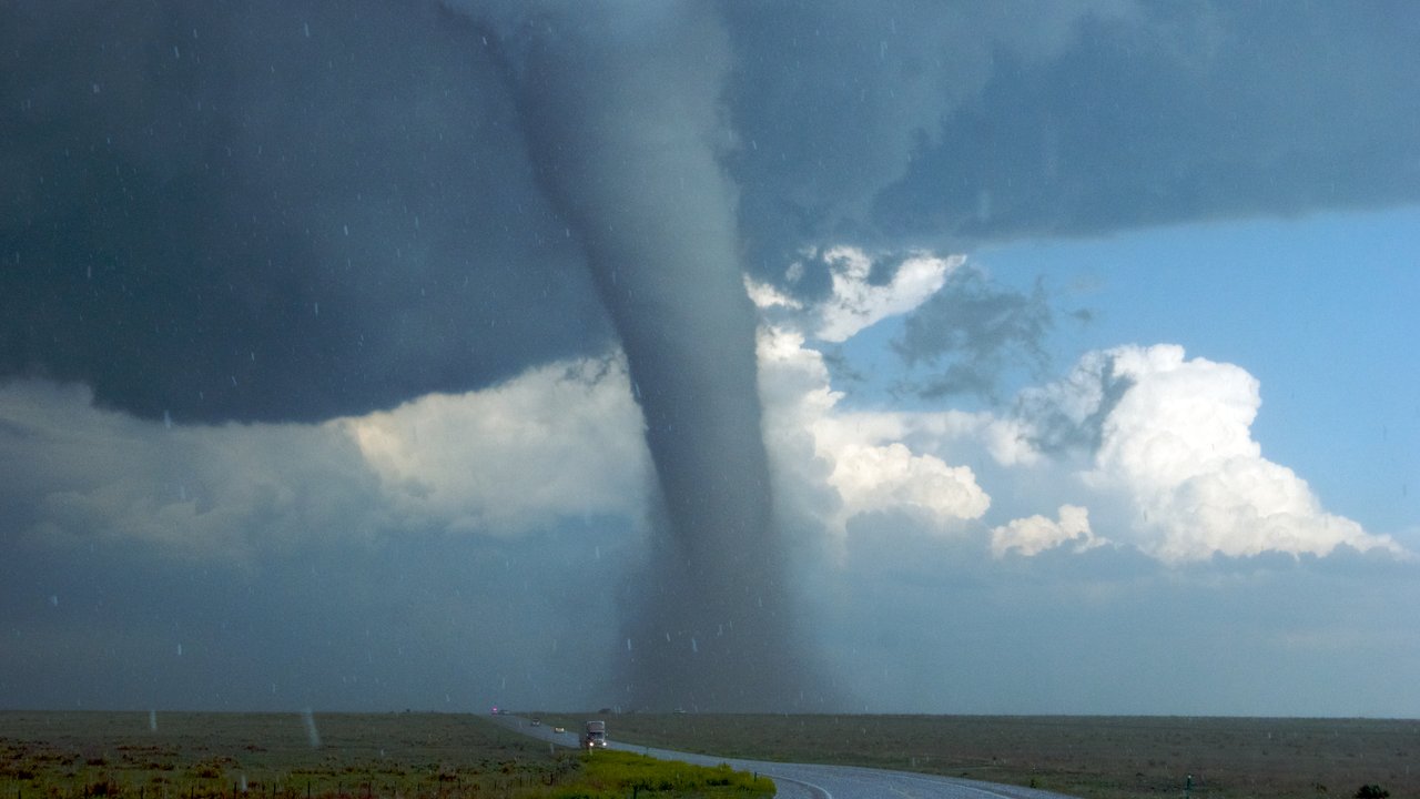 How does a tornado form? How does a tornado form?